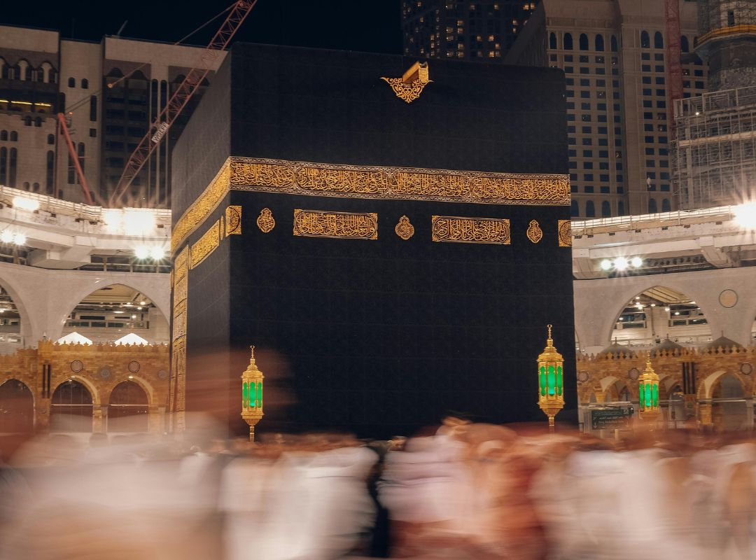 Ilustrasi Orang Tawaf